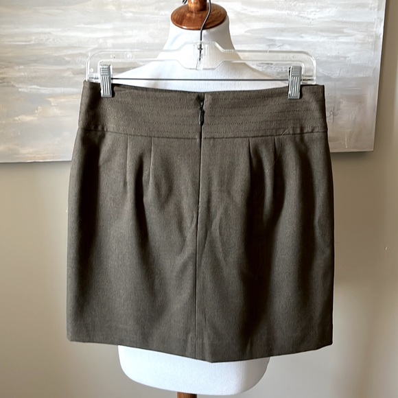 LOFT soft brown skirt with front pockets - Picture 3 of 10